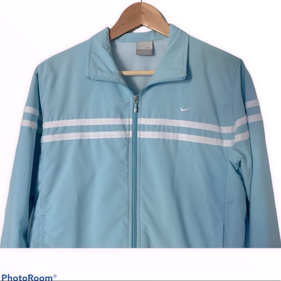 Nike Zip Front Jacket With Side Pockets. - Picture 2 of 6